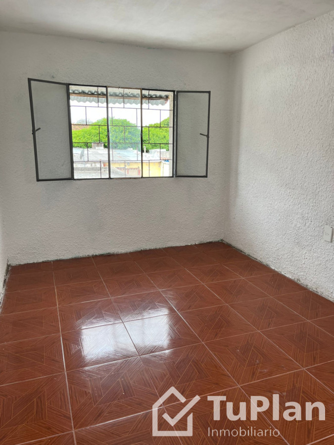 Casa ID.1932 - (Ref 4.338) Se alquila casa, al frente de dos dormitorios. $ 19000