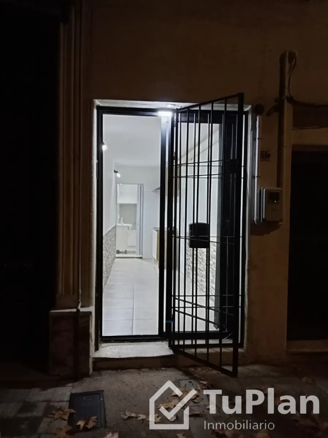 Local Comercial ID.1966 - Local a pasos de San Martin