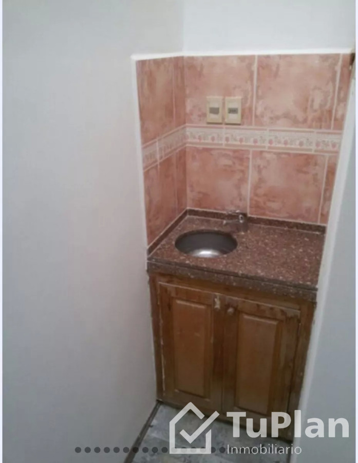 Oficina ID.476 - (Ref: 2.500) Se alquila oficina o consultorio en Pocitos