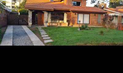 Venta casa 4 dormitorios Playa Mansa