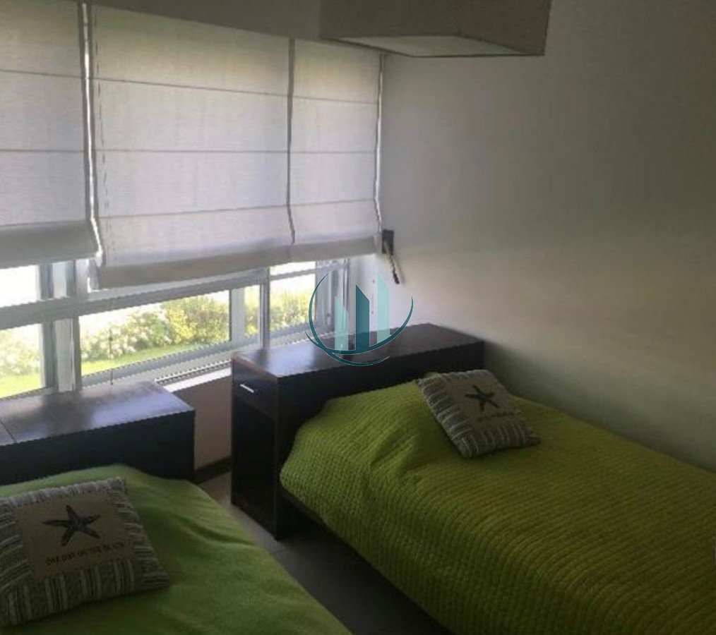Apartamento ID.696 - Venta apartamento 4 dormitorios Roosevelt