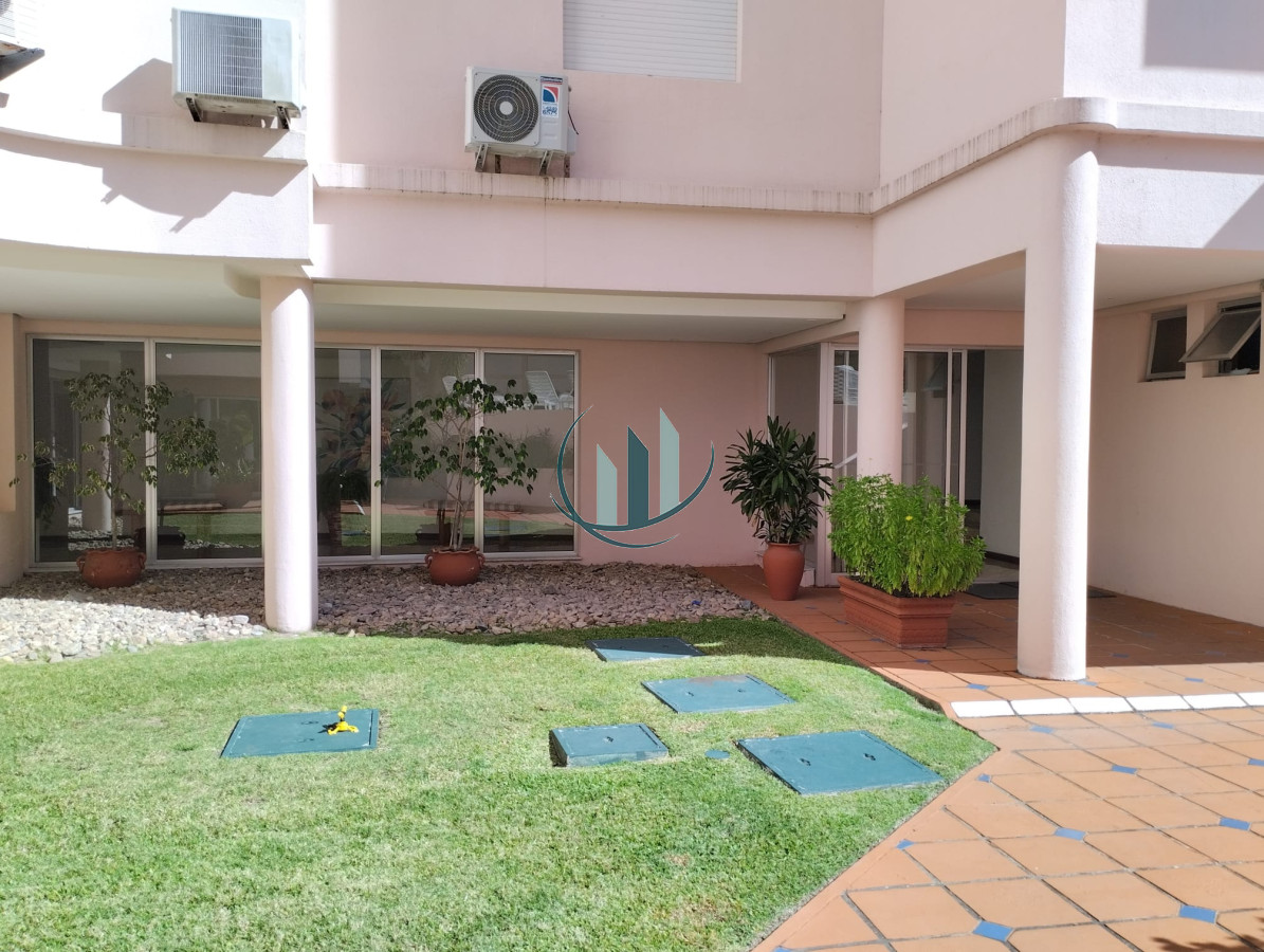 Apartamento ID.588 - A pasos del mar apartamento de 2 dormitorios con hermosa vista al jardín