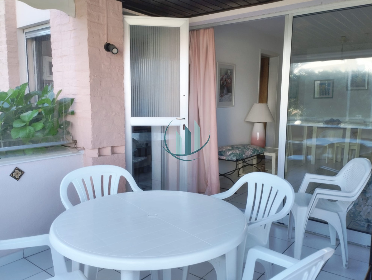 Apartamento ID.588 - A pasos del mar apartamento de 2 dormitorios con hermosa vista al jardín