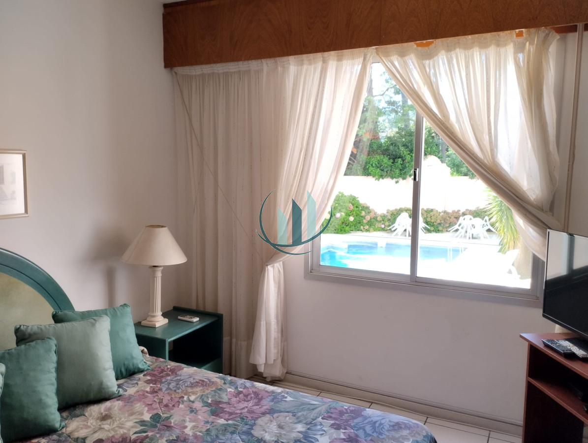 Apartamento ID.588 - A pasos del mar apartamento de 2 dormitorios con hermosa vista al jardín