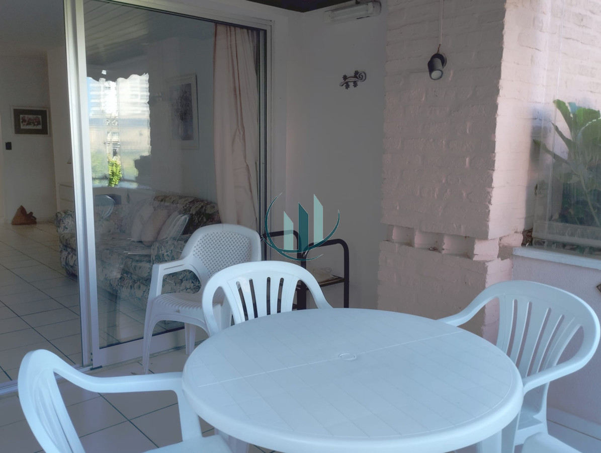 Apartamento ID.588 - A pasos del mar apartamento de 2 dormitorios con hermosa vista al jardín