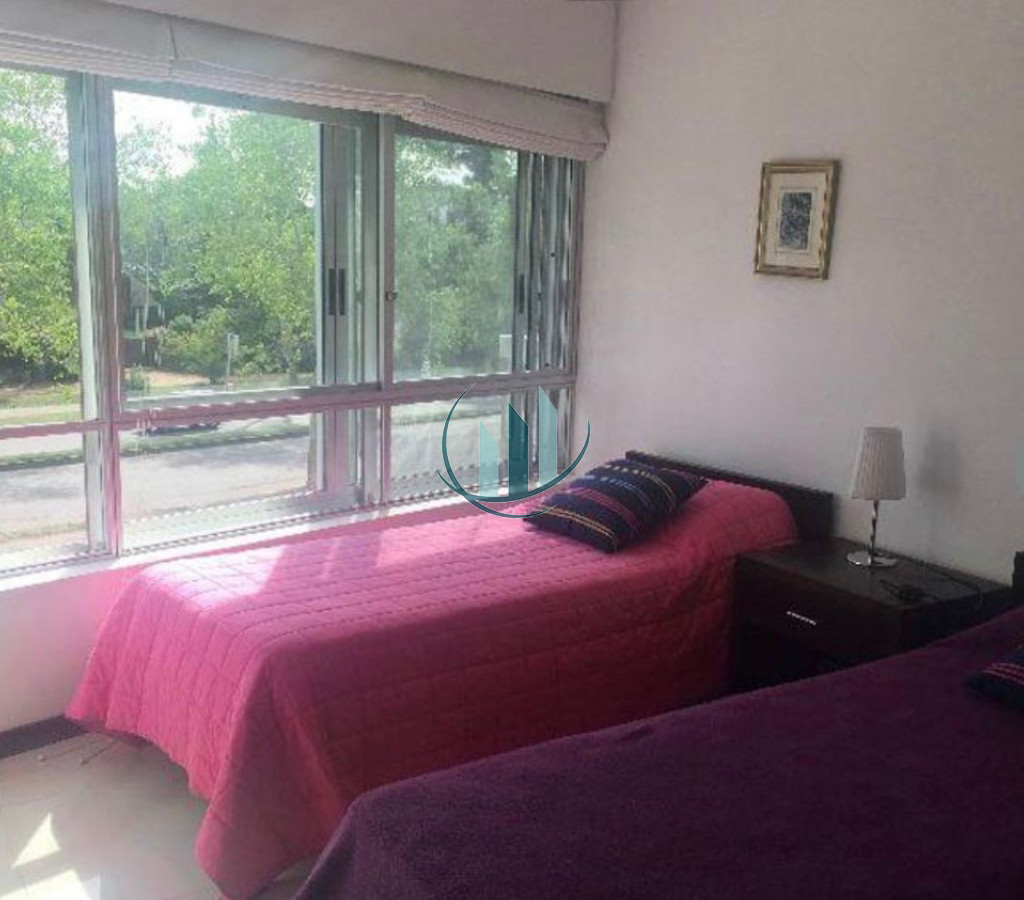 Apartamento ID.696 - Venta apartamento 4 dormitorios Roosevelt