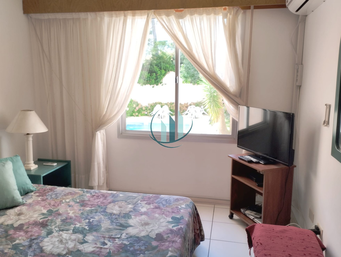 Apartamento ID.588 - A pasos del mar apartamento de 2 dormitorios con hermosa vista al jardín