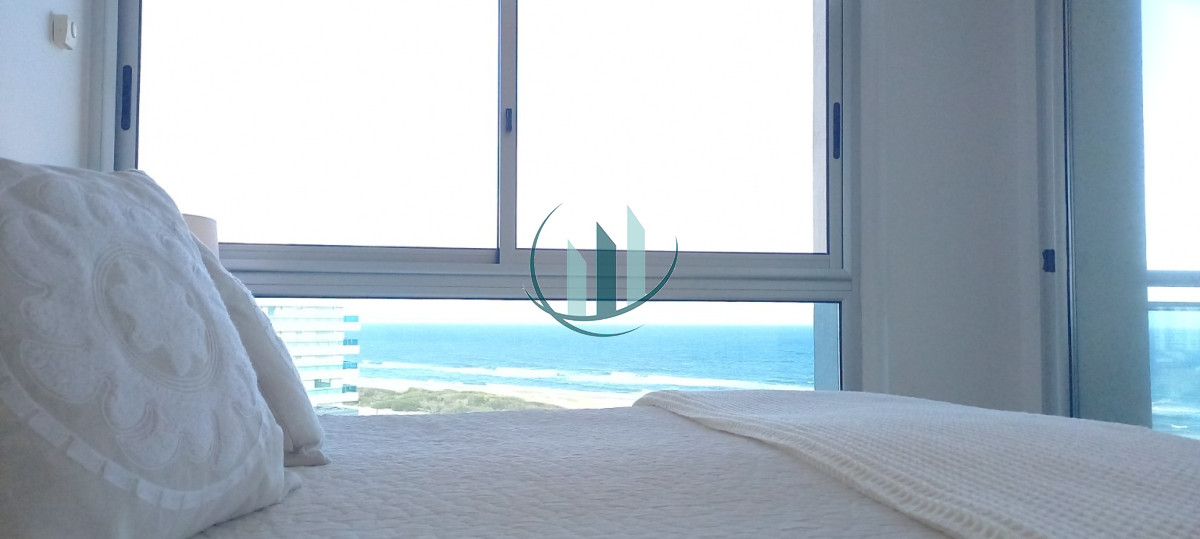 Apartamento ID.301 - Apartamento en primera linea de playa Brava 3 dormitorios mas servicio