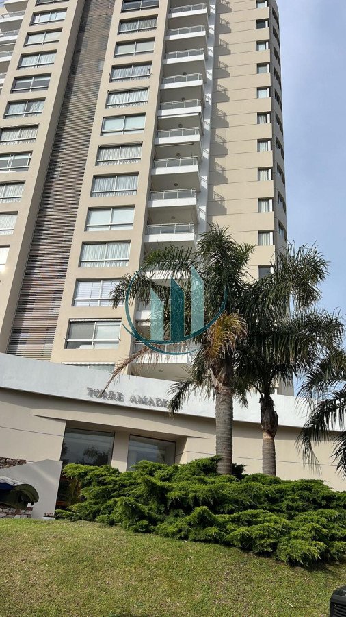 Apartamento ID.605 - Alquiler en Torre Amadeus Punta del Este 