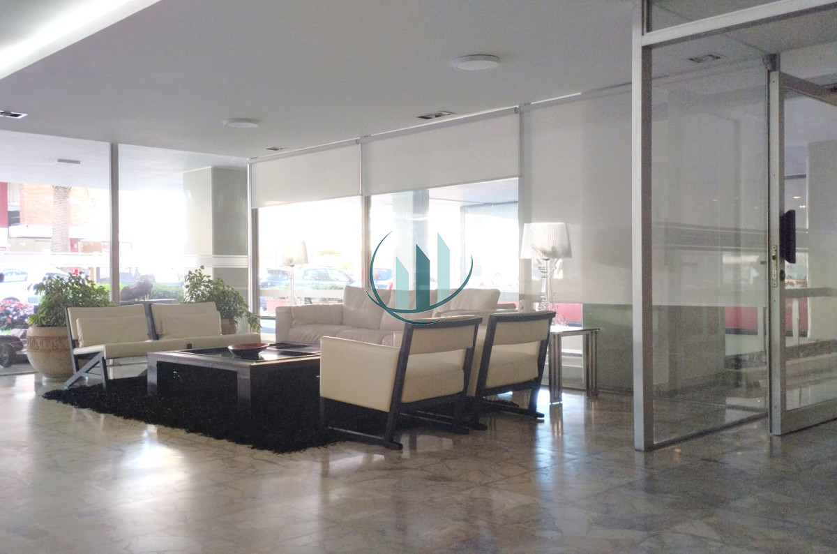 Apartamento ID.779 - ALQUILER INVERNAL - 3 Dormitorios con garage en pleno centro de Punta del Este