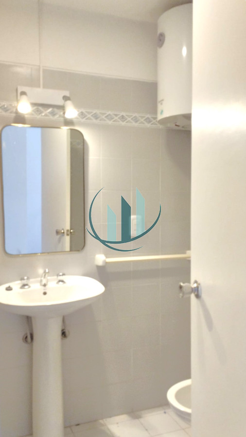 Apartamento ID.770 - 1 DORMITORIO a 100mt Terminal de Maldonado