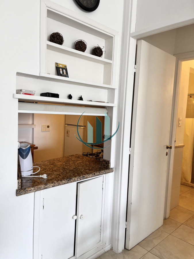 Apartamento ID.655 - Venta o Alquiler de apartamento 1 dormitorio, playa mansa, parada 1