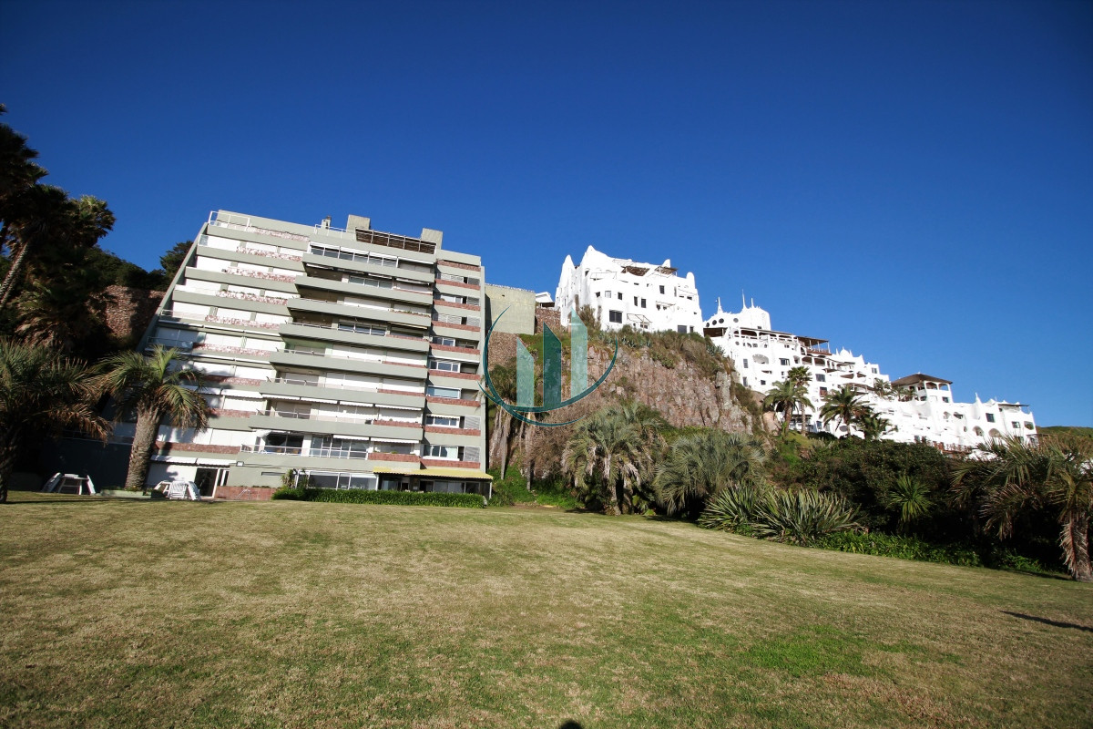 Apartamento ID.225 - VENTA APTO EN PUNTA BALLENA ,2 DORMITORIOS, 2 BAÑOS y 1 SUITE