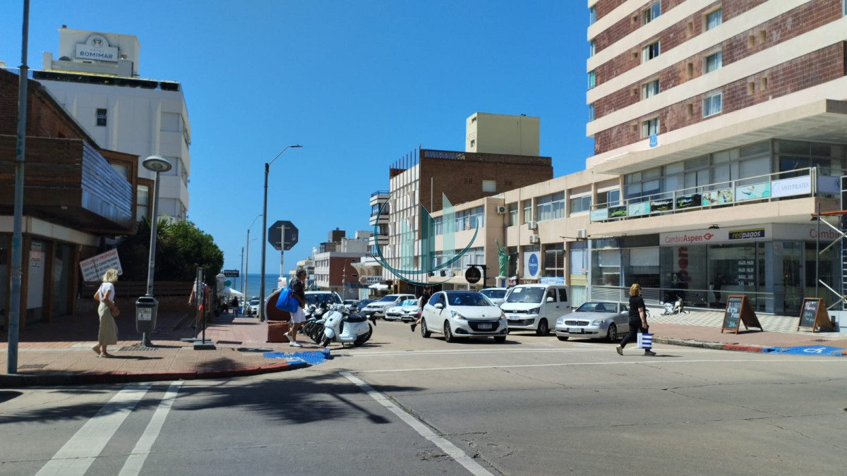 Apartamento ID.778 - ALQUILER INVERNAL - 3 Dorm con garage - Punta del Este