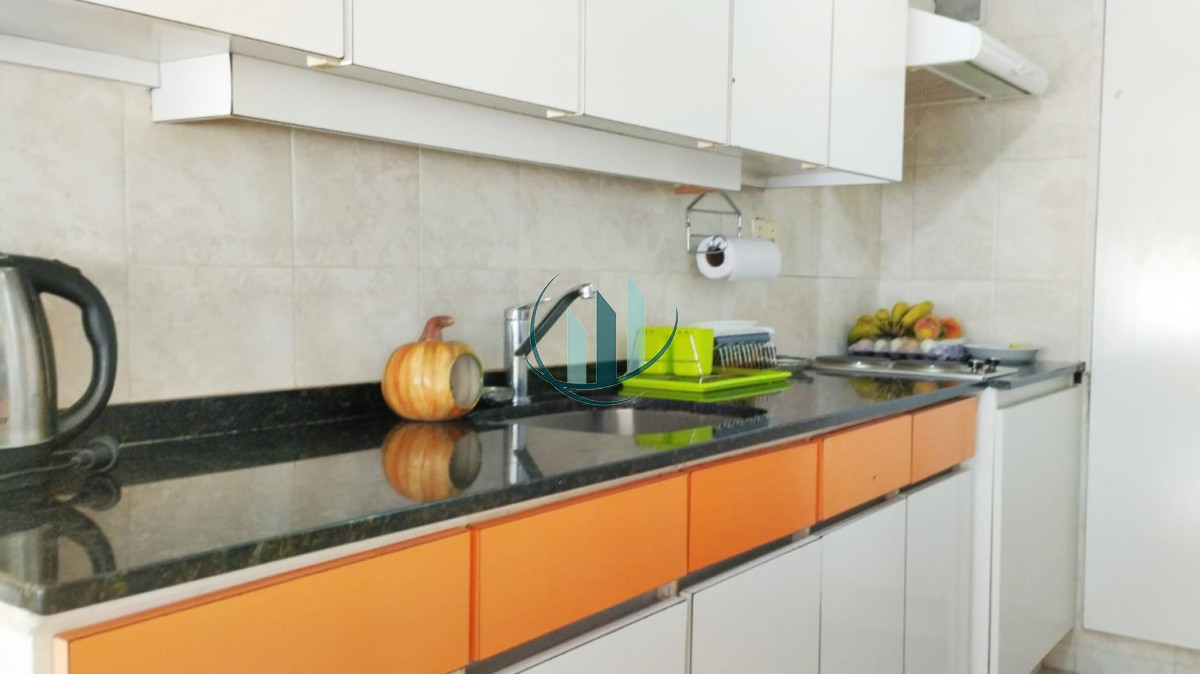 Apartamento ID.779 - ALQUILER INVERNAL - 3 Dormitorios con garage en pleno centro de Punta del Este