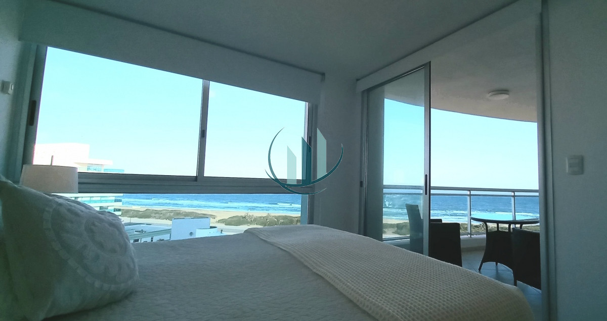 Apartamento ID.301 - Apartamento en primera linea de playa Brava 3 dormitorios mas servicio