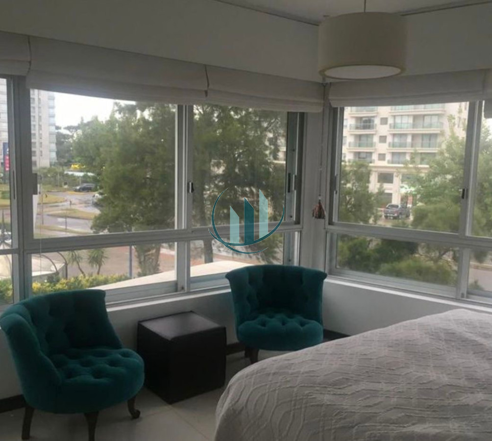 Apartamento ID.696 - Venta apartamento 4 dormitorios Roosevelt