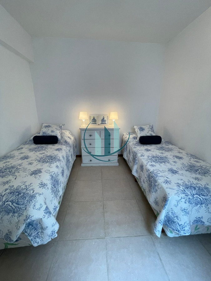 Apartamento ID.708 - Alquiler temporal apartamento en parada 32 Playa Brava