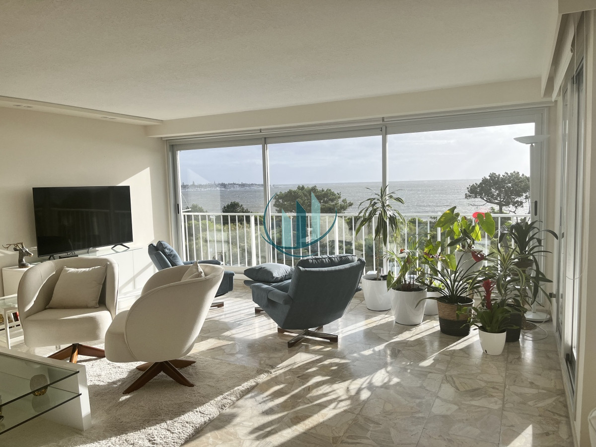 Apartamento ID.583 - Venta inmejorable apartamento en primera línea playa mansa