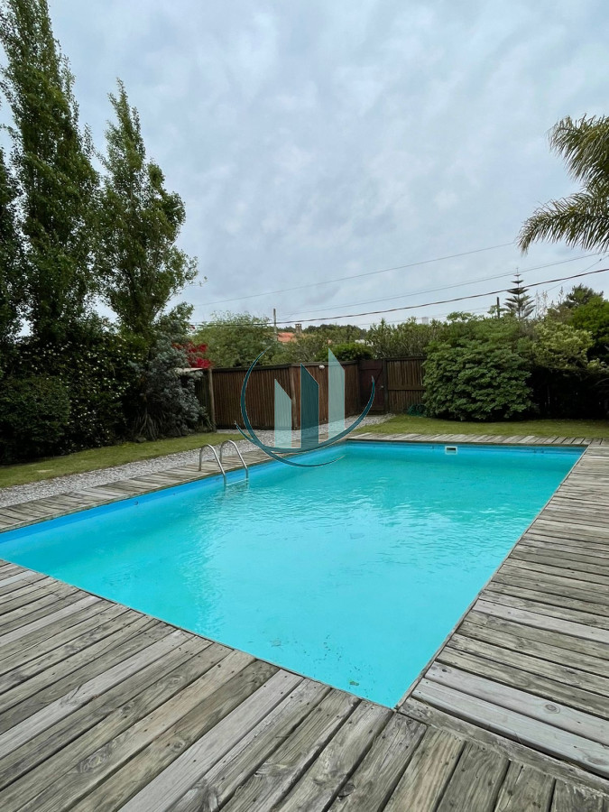 Apartamento ID.708 - Alquiler temporal apartamento en parada 32 Playa Brava