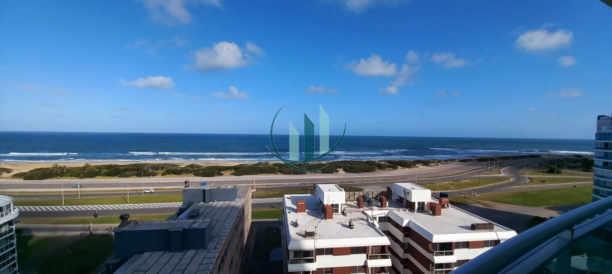 Apartamento ID.301 - Apartamento en primera linea de playa Brava 3 dormitorios mas servicio