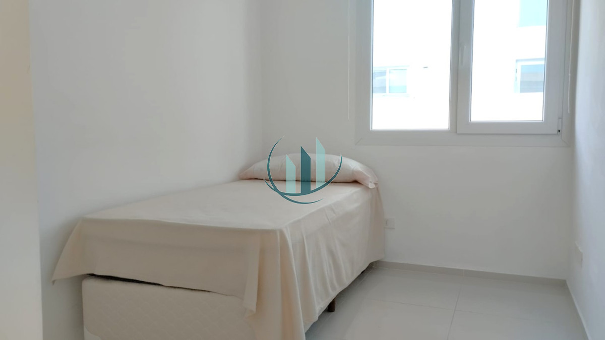 Apartamento ID.781 - ALQUILER ANUAL 3 Dormitorios con vista despejada al mar + terraza +  cochera