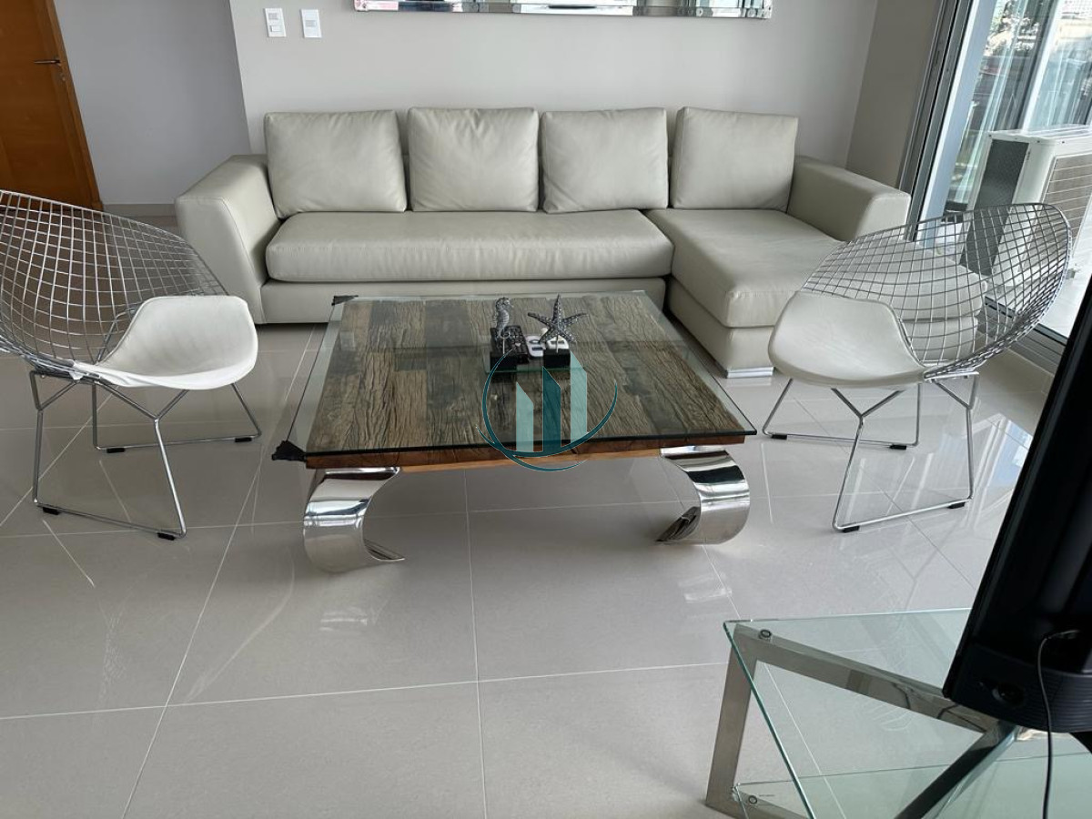 Apartamento ID.713 - Surise Tower 3 dormitorios mas dependencia de servicio. Alquiler Anual o temporal