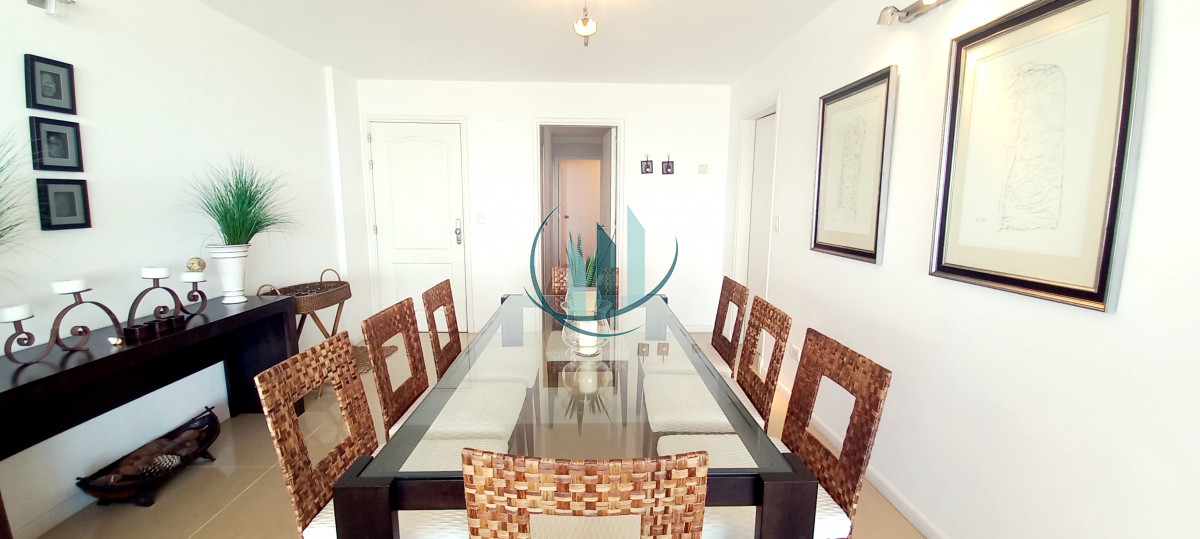 Apartamento ID.301 - Apartamento en primera linea de playa Brava 3 dormitorios mas servicio