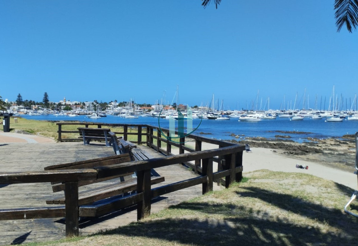 Apartamento ID.778 - ALQUILER INVERNAL - 3 Dorm con garage - Punta del Este