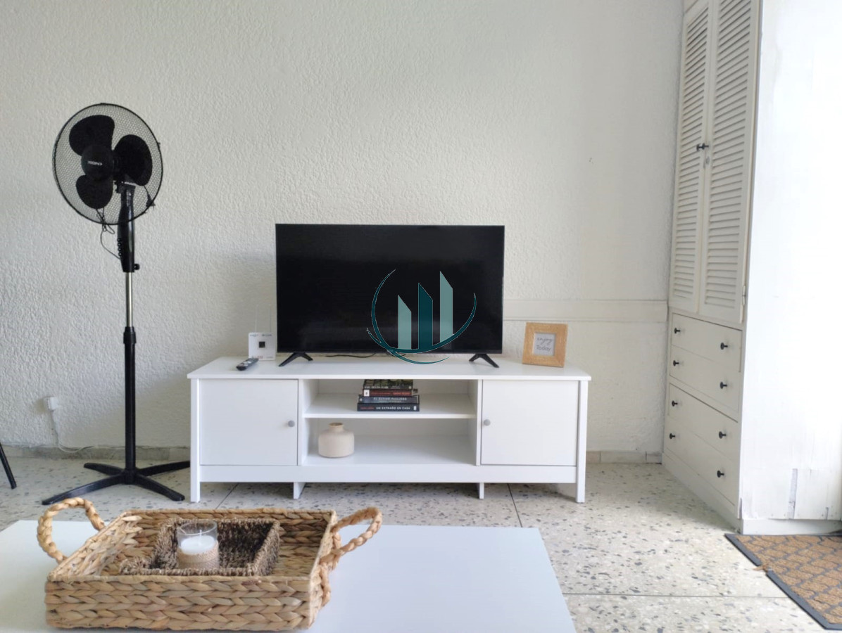 Apartamento ID.767 - EN VENTA - 1 DORMITORIO CON GRAN TERRAZA - Plaza de los Artesanos, Punta del Este