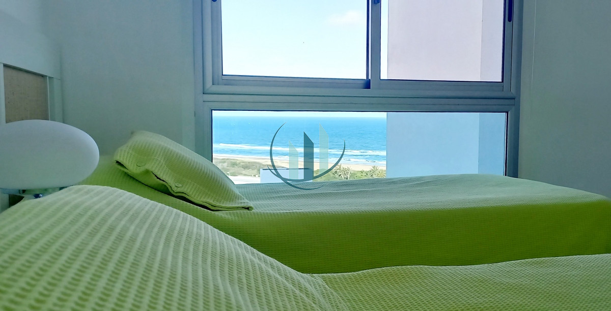 Apartamento ID.301 - Apartamento en primera linea de playa Brava 3 dormitorios mas servicio