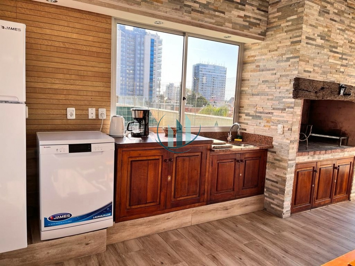 Apartamento ID.19 - Venta apto 2  dorm , 2 baños. Excelente ubicación y vista. 