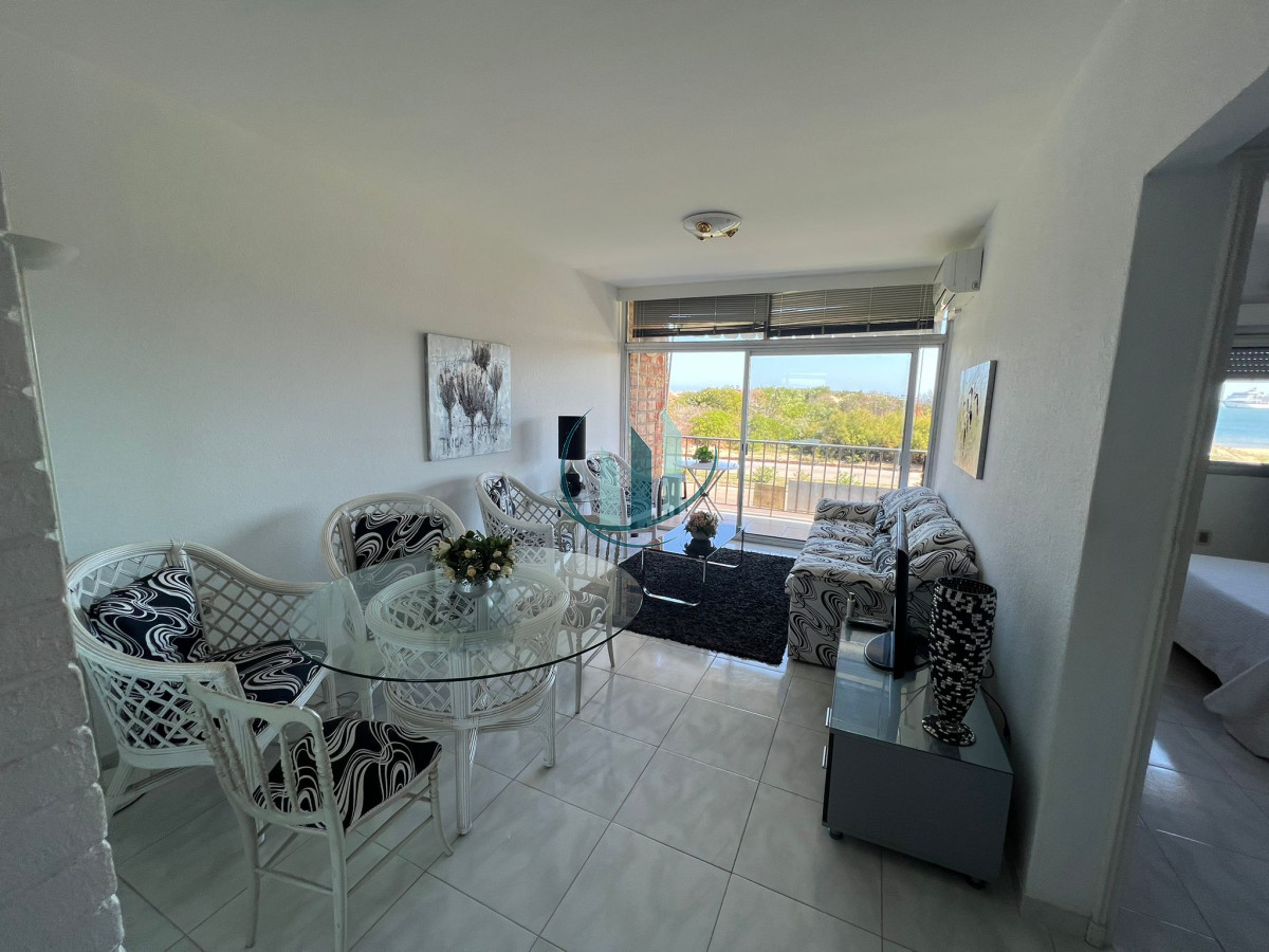 Apartamento ID.774 - ALQUILER INVERNAL - 2 Dorm 1ra linea Playa Mansa