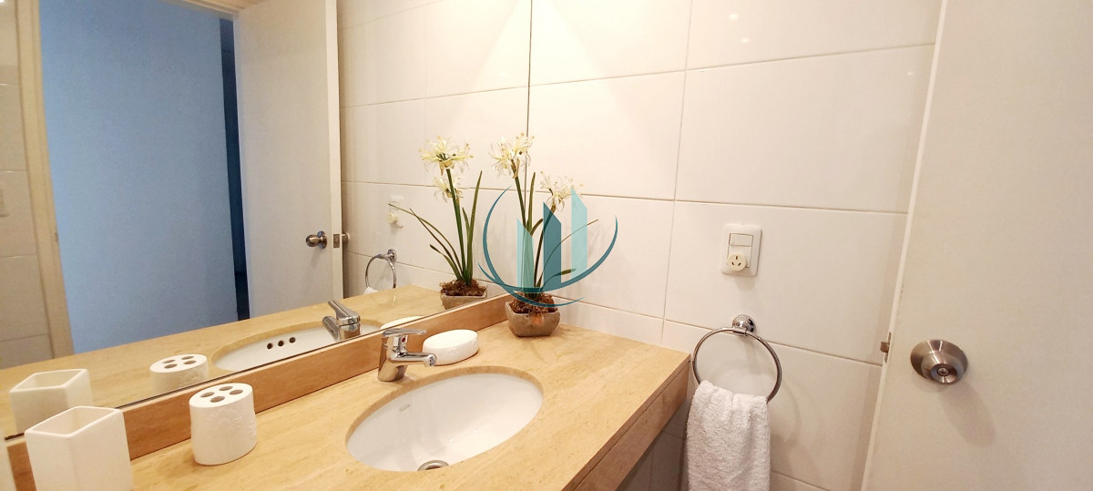 Apartamento ID.301 - Apartamento en primera linea de playa Brava 3 dormitorios mas servicio