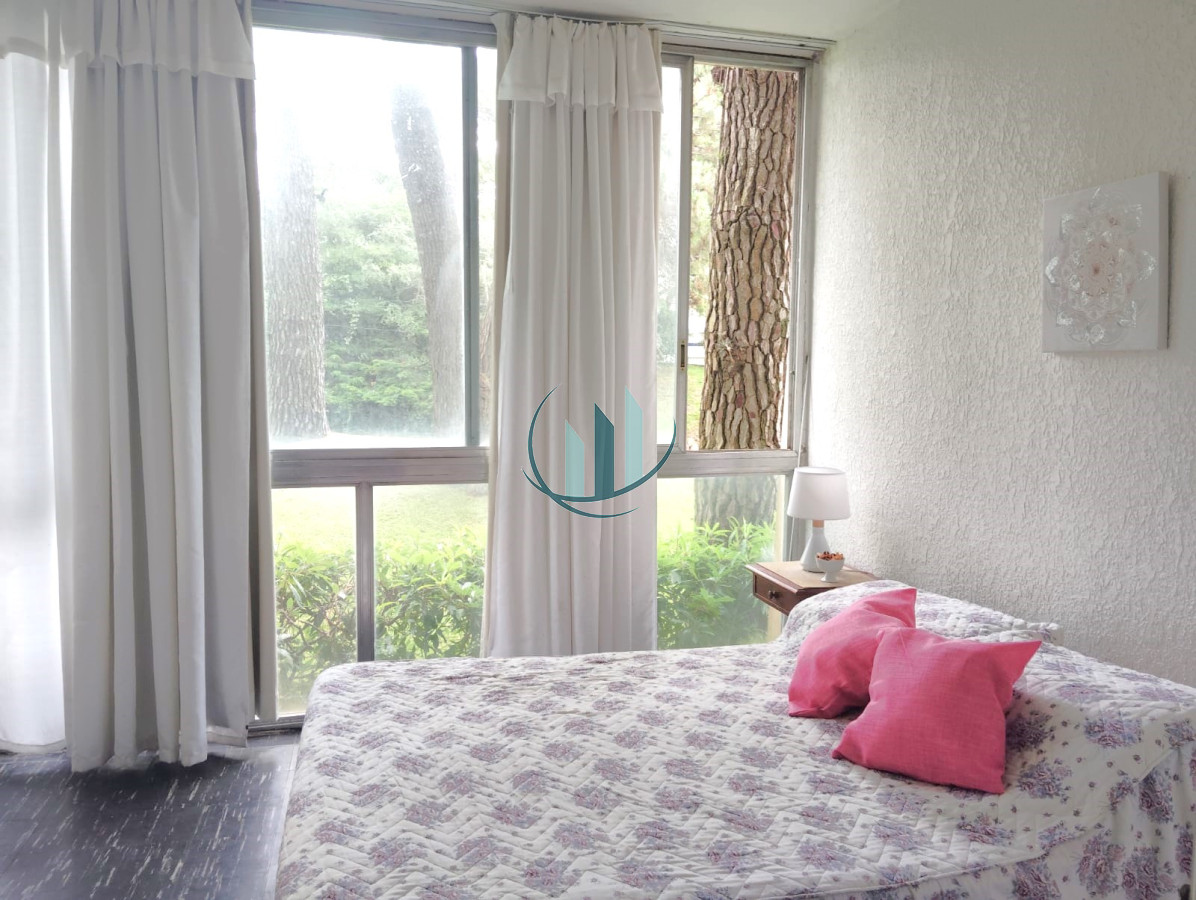 Apartamento ID.776 - ALQUILER DE VERANO - 1 Dormitorio Punta del Este - Sobre playa mansa Pda 17