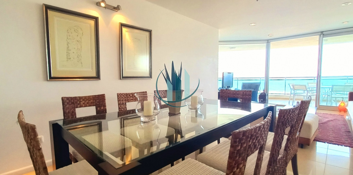 Apartamento ID.301 - Apartamento en primera linea de playa Brava 3 dormitorios mas servicio
