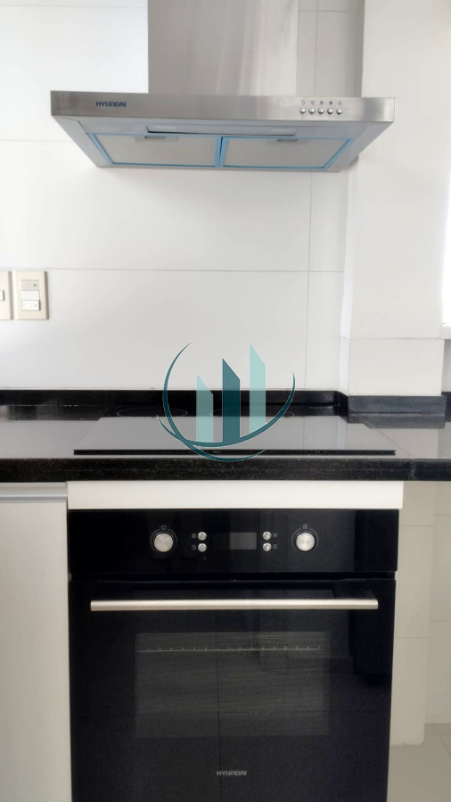 Apartamento ID.781 - ALQUILER ANUAL 3 Dormitorios con vista despejada al mar + terraza +  cochera
