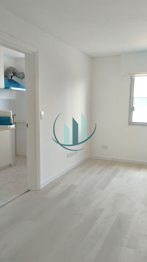 Apartamento ID.770 - 1 DORMITORIO a 100mt Terminal de Maldonado
