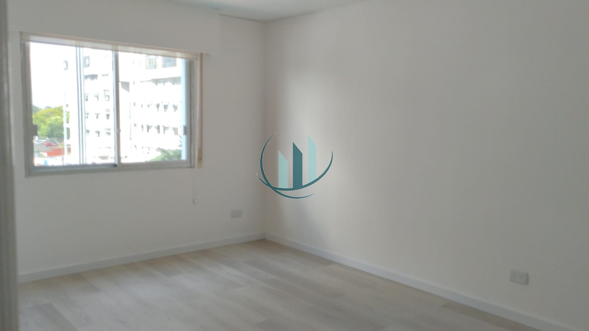 Apartamento ID.770 - 1 DORMITORIO a 100mt Terminal de Maldonado