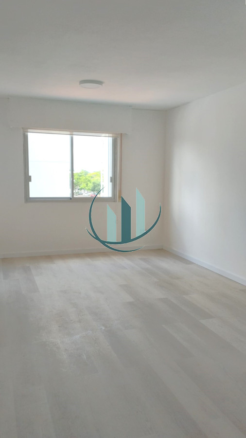 Apartamento ID.770 - 1 DORMITORIO a 100mt Terminal de Maldonado