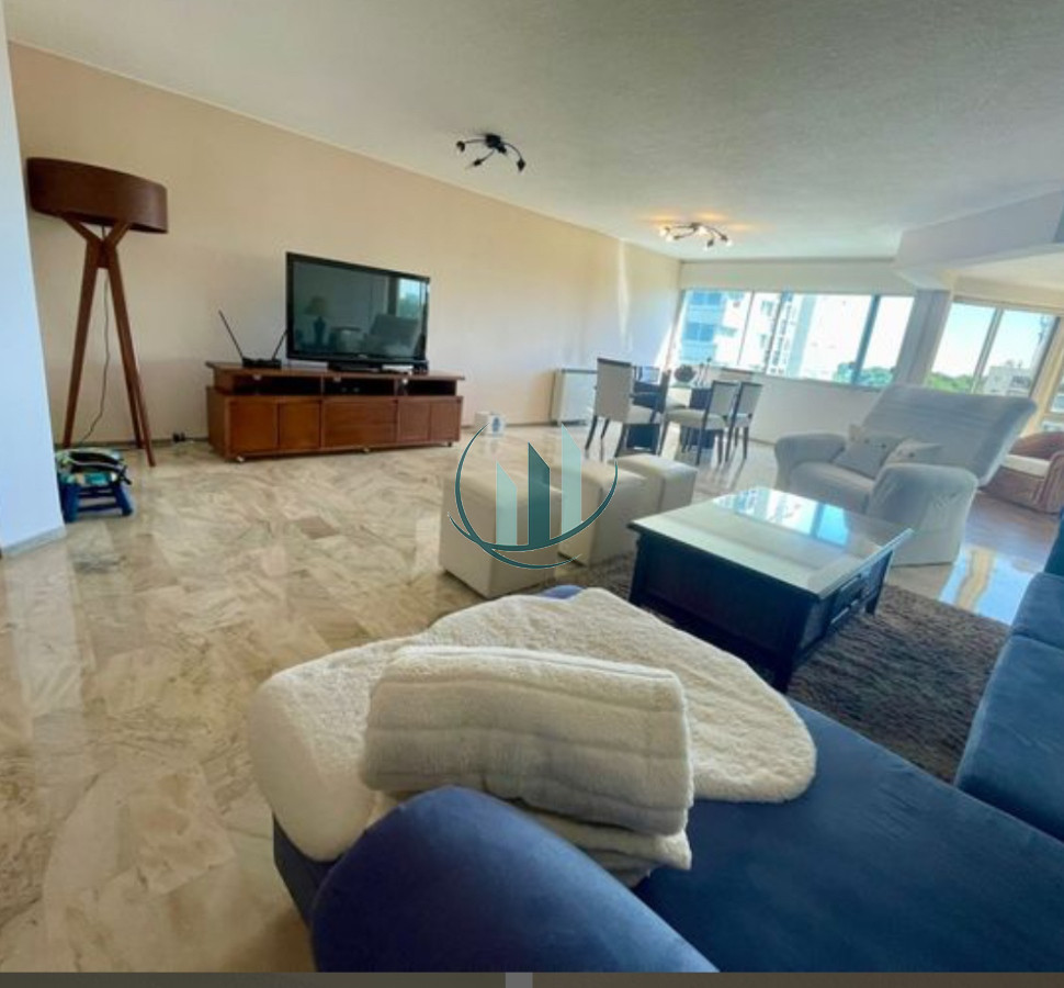 Apartamento ID.718 - Venta y Alquiler verano. Apartamento 3 dormitorios mas dependencia. Roosevelt