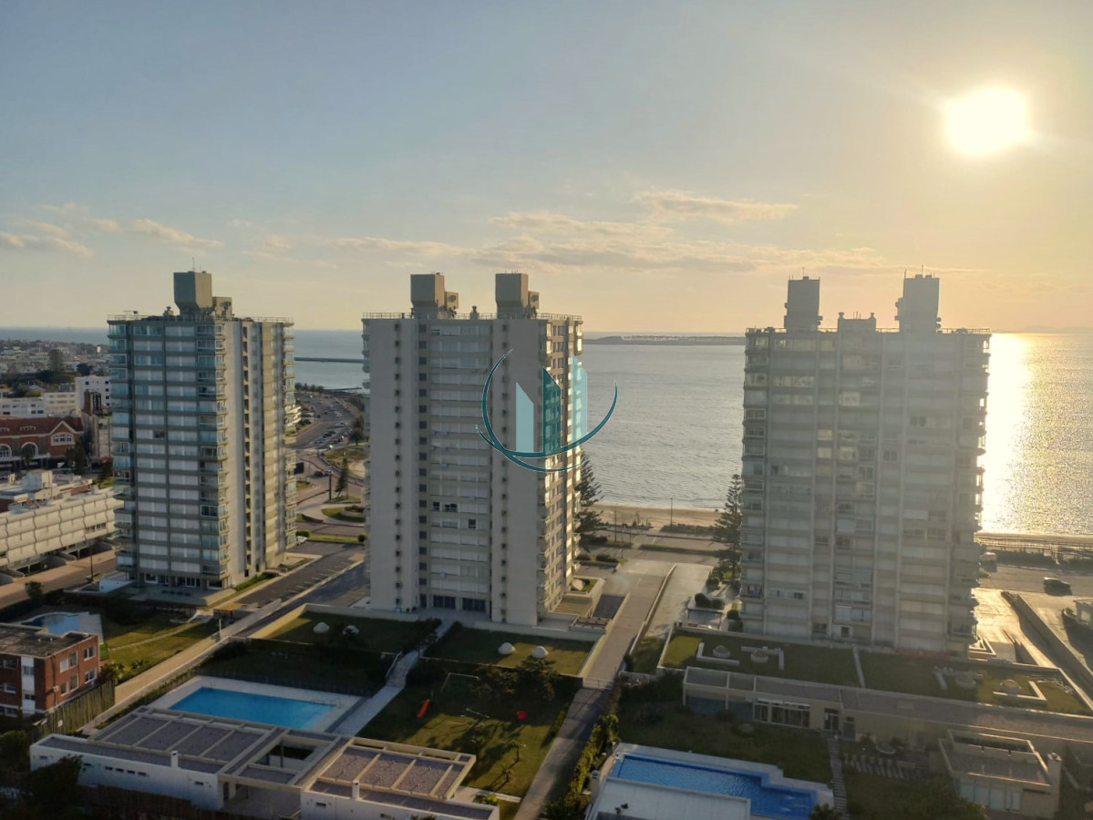 Apartamento ID.271 - ALQUILO TEMPORAL Y VENDO PENTHOUSE EDIFICIO IMPERIALE