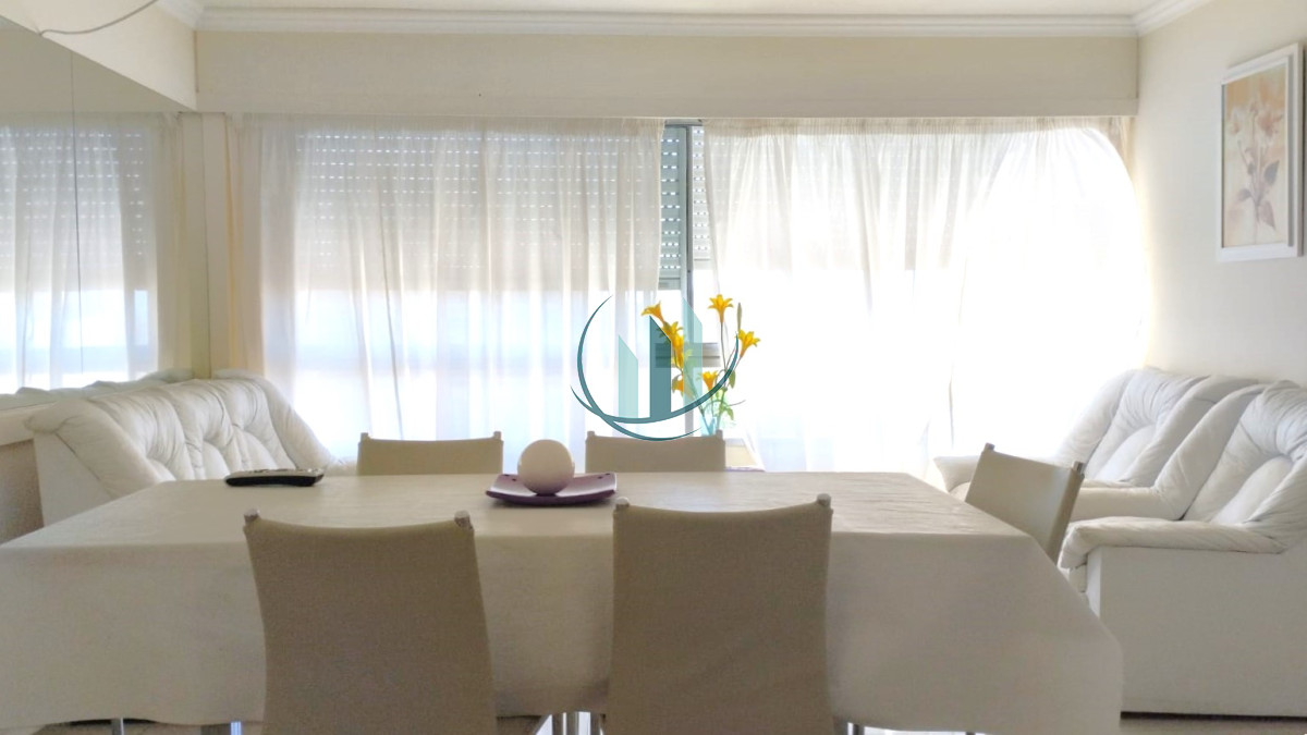 Apartamento ID.779 - ALQUILER INVERNAL - 3 Dormitorios con garage en pleno centro de Punta del Este