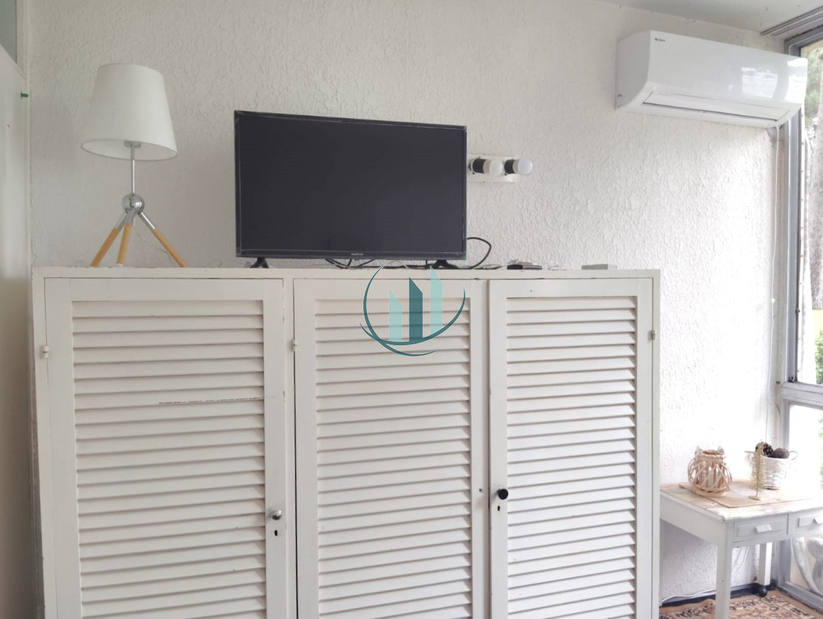 Apartamento ID.776 - ALQUILER DE VERANO - 1 Dormitorio Punta del Este - Sobre playa mansa Pda 17