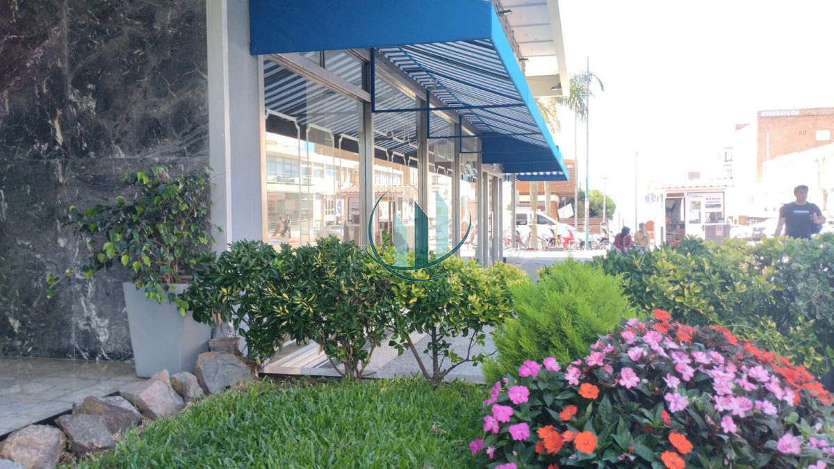 Apartamento ID.779 - ALQUILER INVERNAL - 3 Dormitorios con garage en pleno centro de Punta del Este