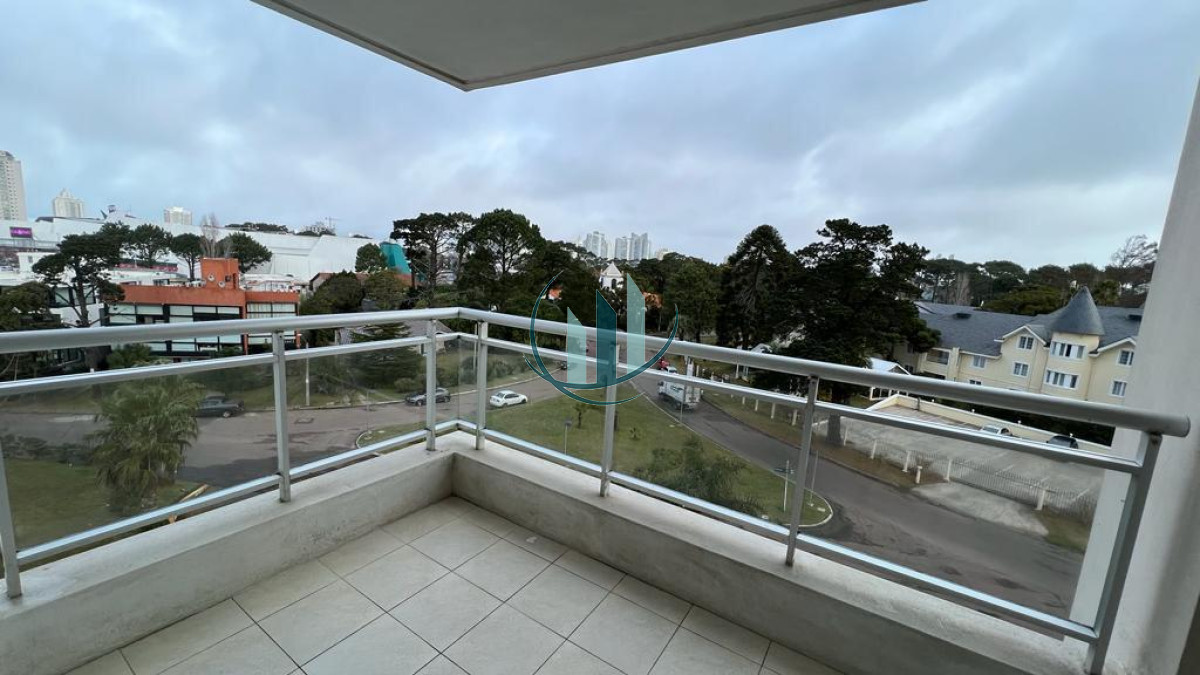 Apartamento ID.605 - Alquiler en Torre Amadeus Punta del Este 