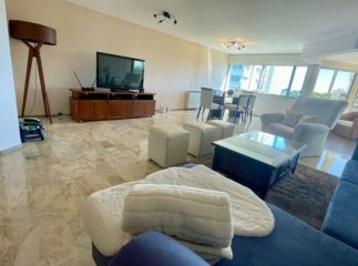Venta y Alquiler verano. Apartamento 3 dormitorios mas dependencia. Roosevelt
