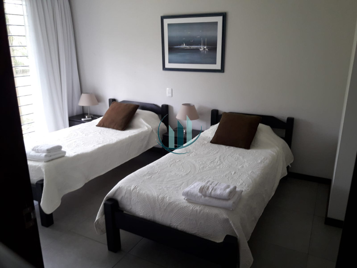 Casa ID.280 - ALQUILER DE TEMPORADA La Barra Casa 4 dormitorios a 500mt de la playa 