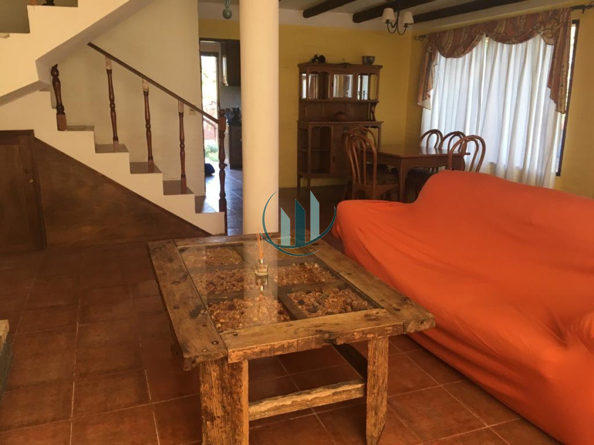 Casa ID.650 - Se alquila casa en Pinares. Excelente estado 