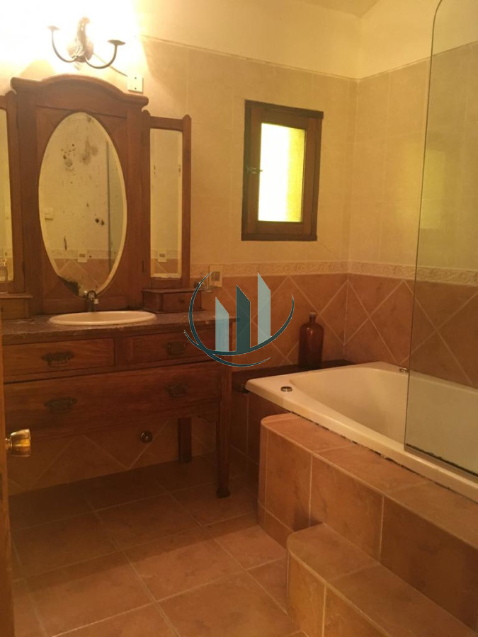 Casa ID.650 - Se alquila casa en Pinares. Excelente estado 